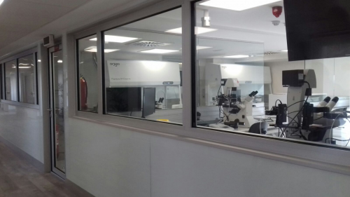 Laboratorio de cristal Ginemed Madrid Pardo de Aravaca